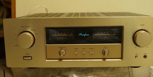 Amplificatore stereo integrato
